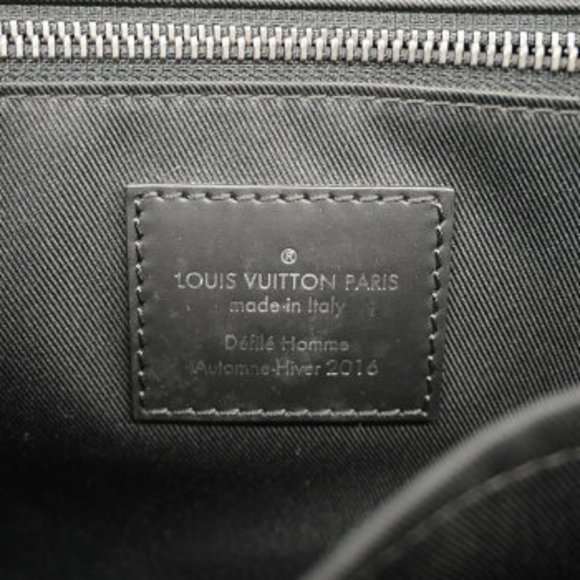 Louis Vuitton Monogram Eclipse Messenger Voyage PM Shoulder Bag - Picture 5 of 8